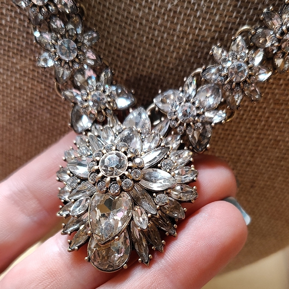 Chloe + Isabel Mirabelle Statement Necklace - Picture 4 of 4